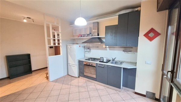 Bilocale in vendita in strada val parma 188, Parma