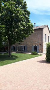 Rustico con giardino in strada langhirano 177, Parma