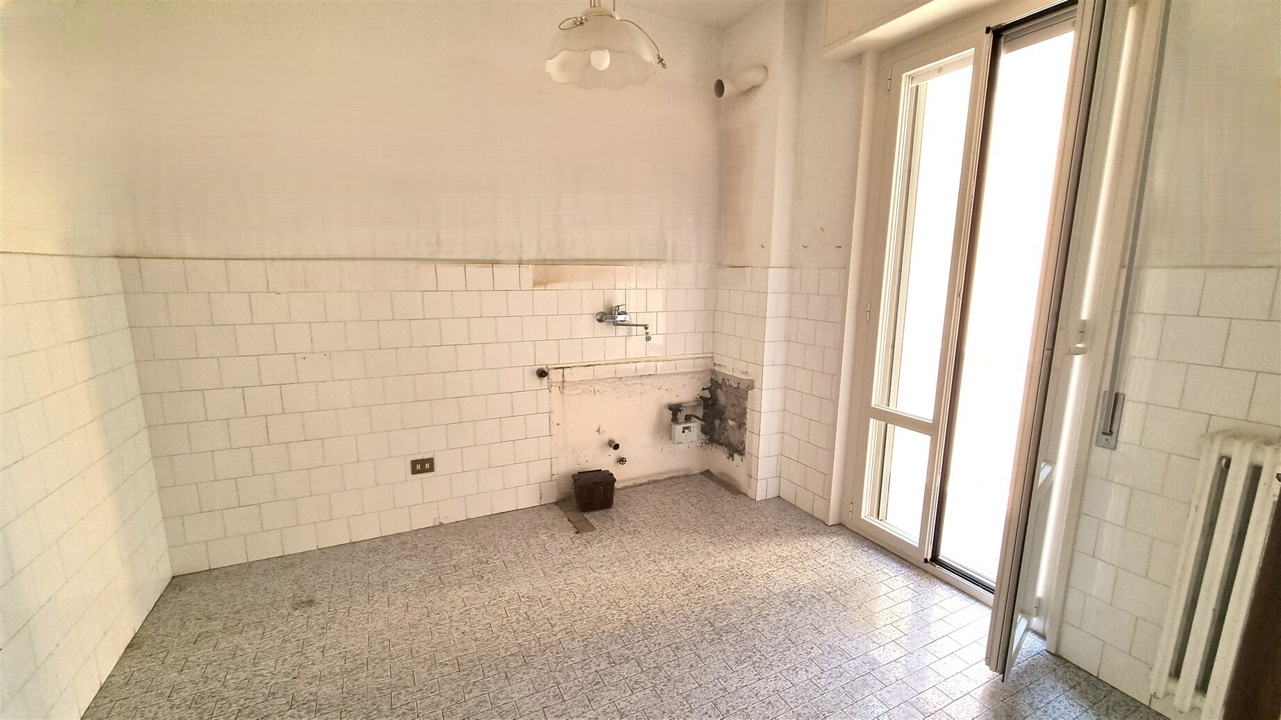 Trilocale con box in strada langhirano 462, Parma