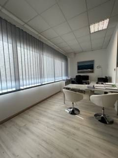 Ufficio in vendita a San Don di Piave, Centro comm.le Aquilegia