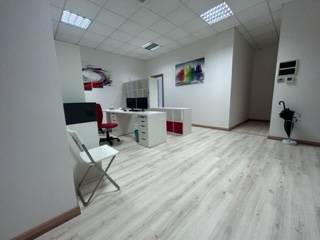 Ufficio in vendita a San Don di Piave, Centro comm.le Aquilegia