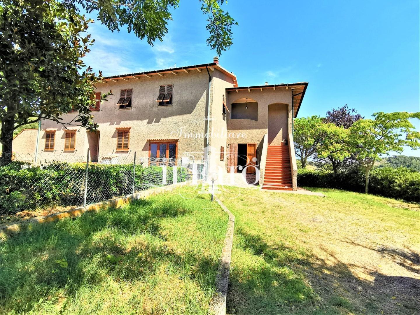 Villa Trifamiliari con giardino, Pomarance serrazzano