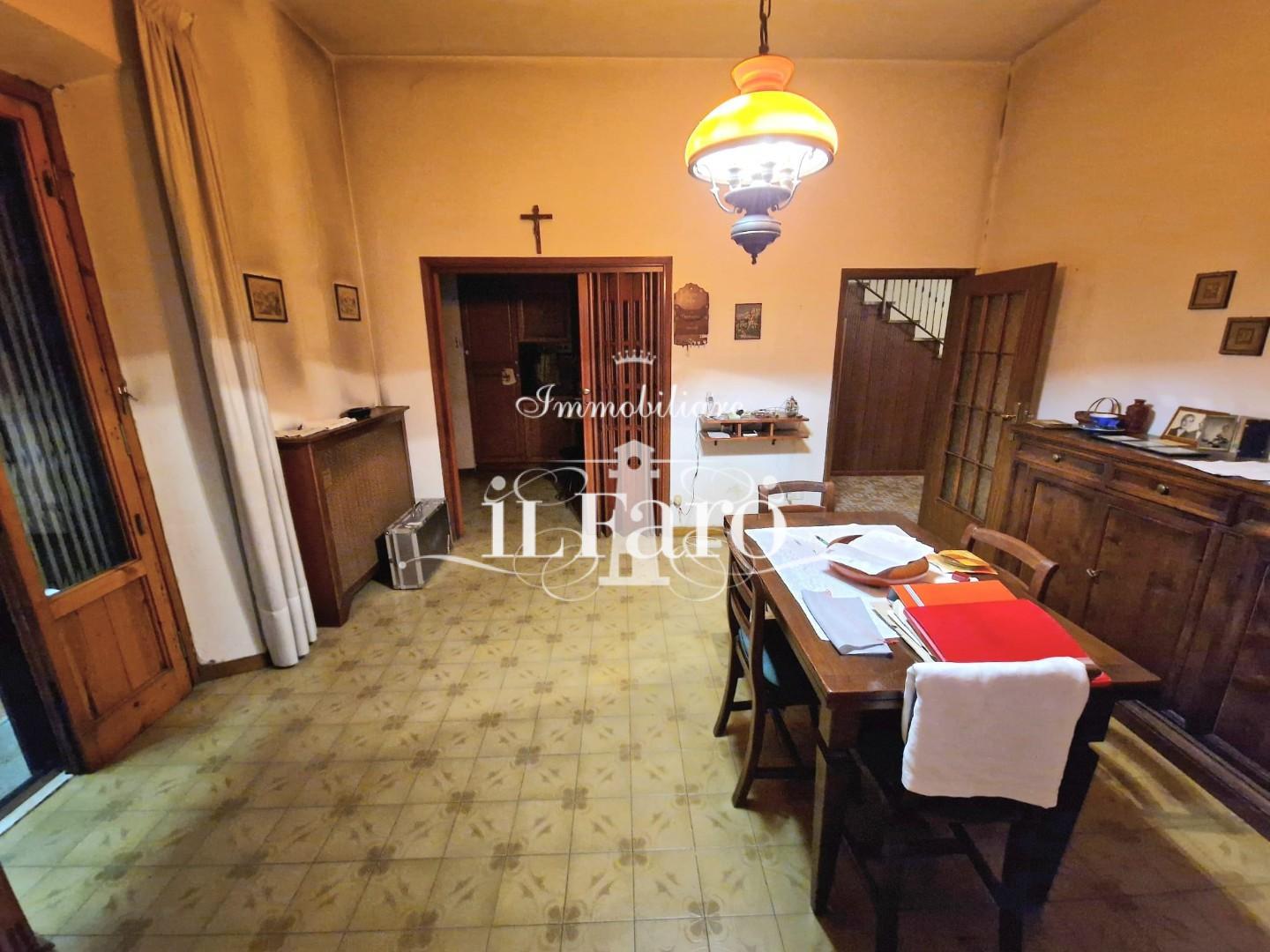 Casa indipendente da ristrutturare, Campi Bisenzio capalle