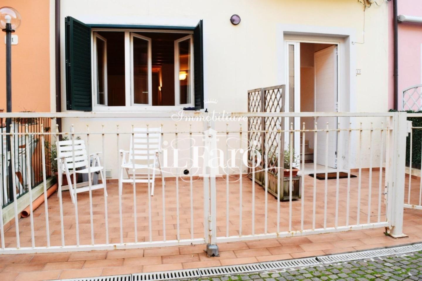 Casa indipendente con giardino a Viareggio