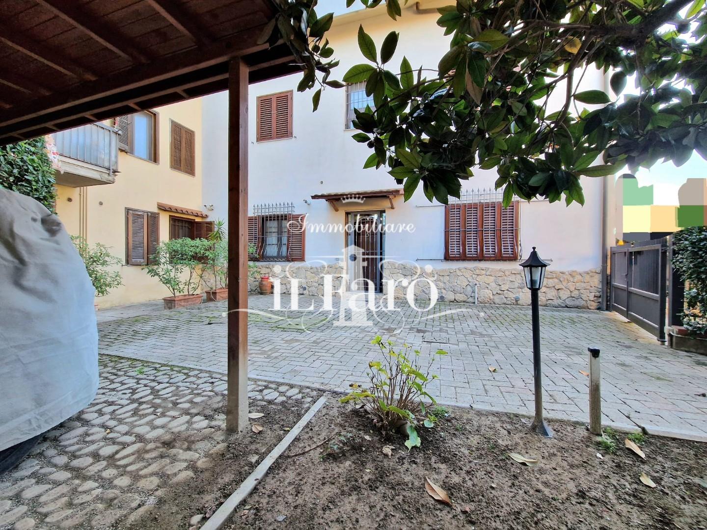 Casa indipendente con giardino, Campi Bisenzio san donnino