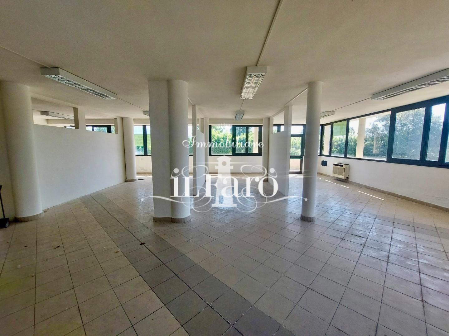Ufficio in vendita a Viareggio