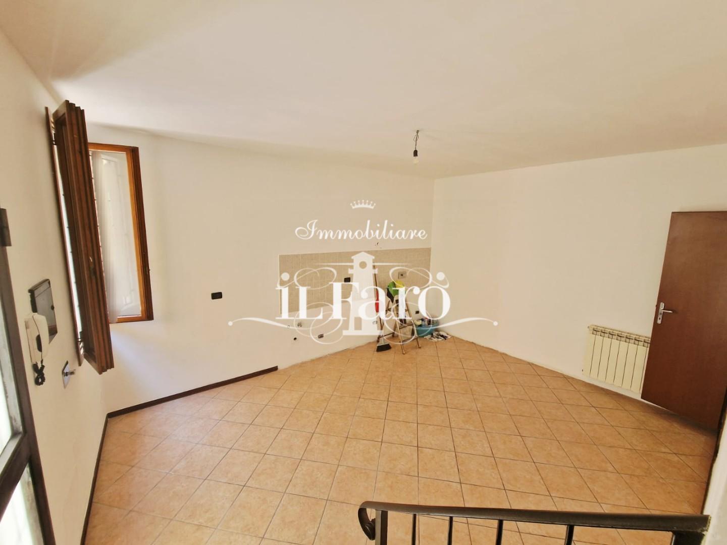 Casa indipendente ristrutturata, Campi Bisenzio san donnino