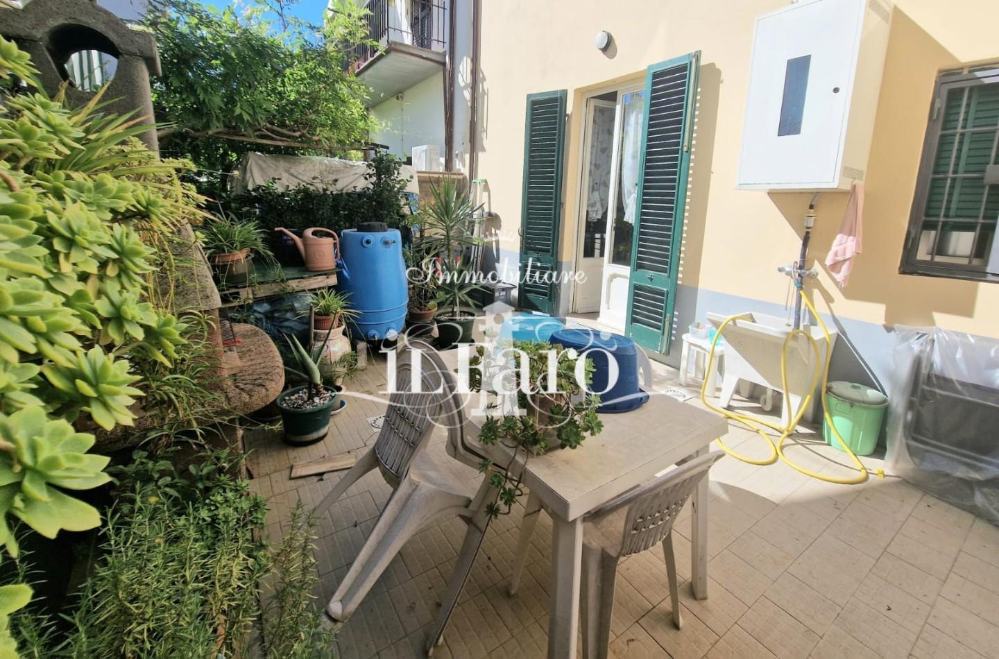 Casa indipendente in vendita a Campi Bisenzio
