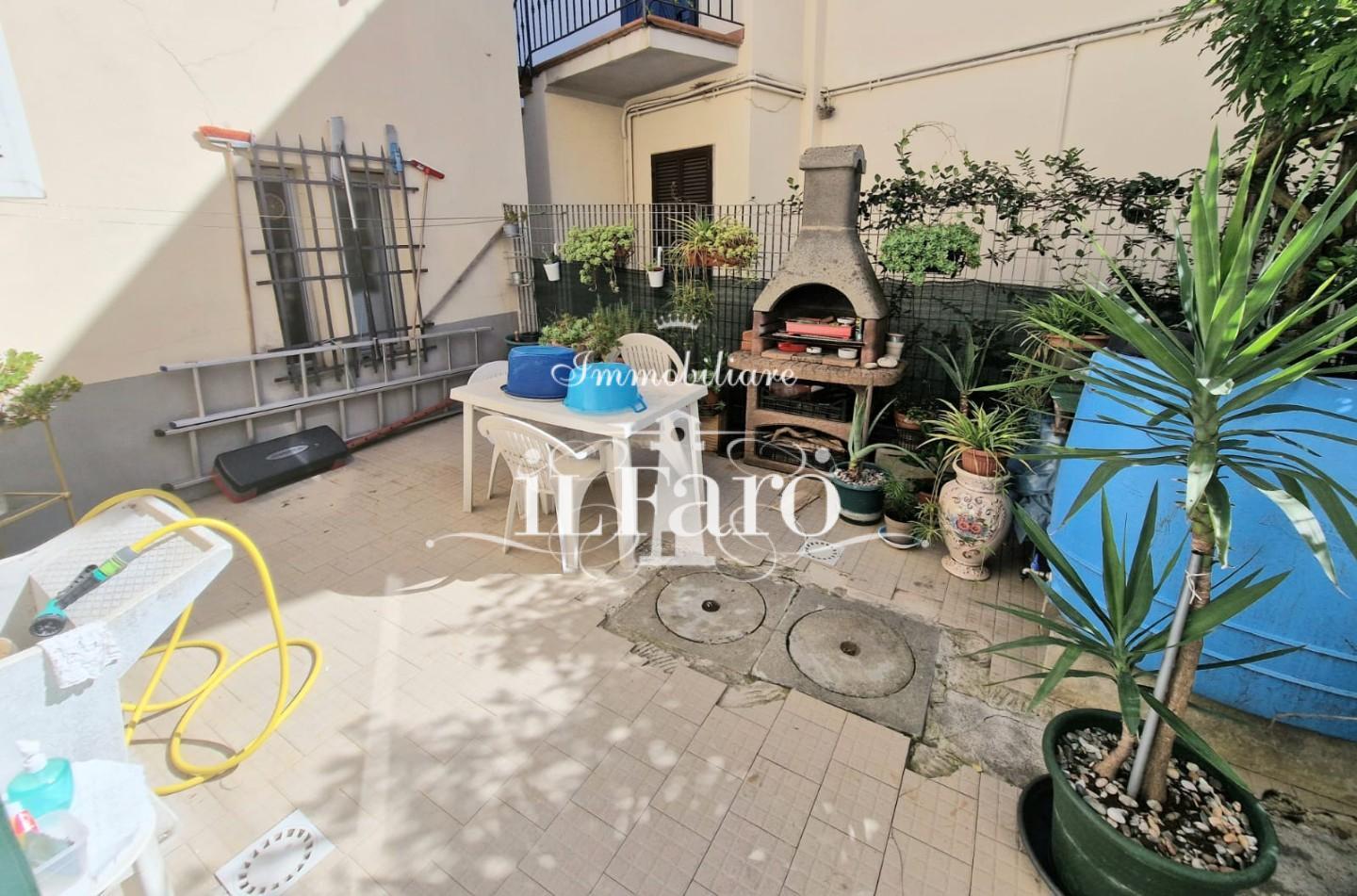 Casa indipendente in vendita a Campi Bisenzio