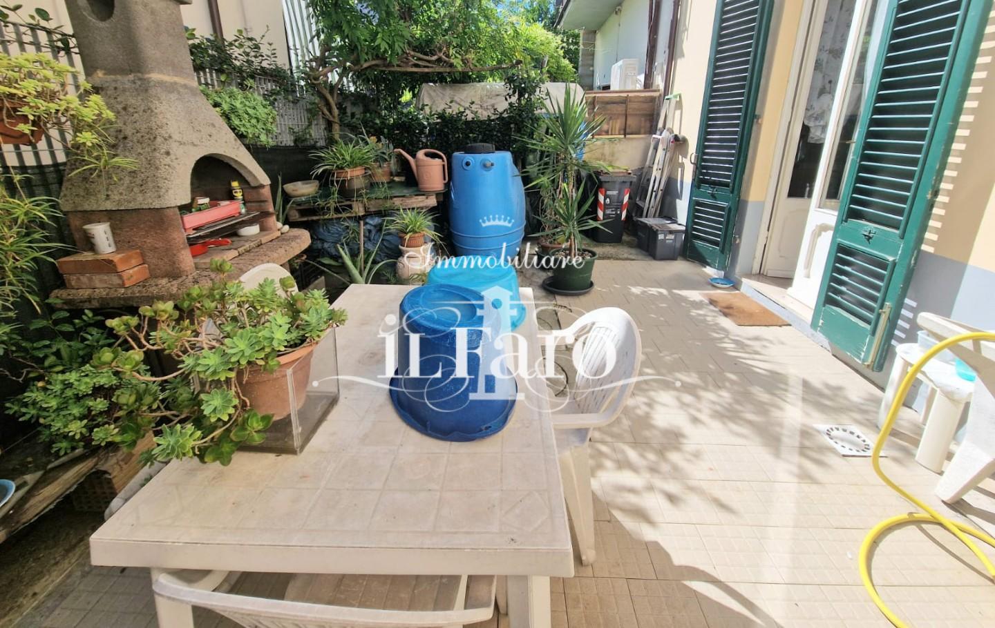 Casa indipendente in vendita a Campi Bisenzio