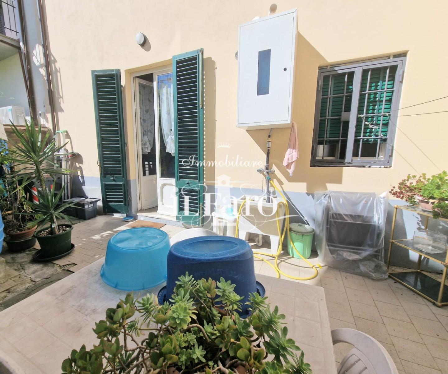 Casa indipendente in vendita a Campi Bisenzio