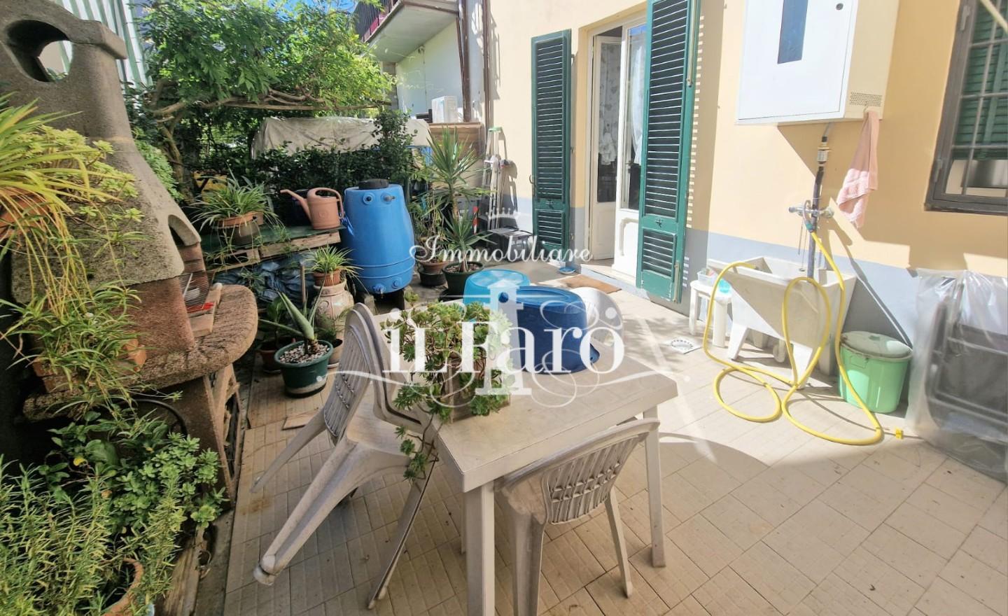 Casa indipendente in vendita a Campi Bisenzio