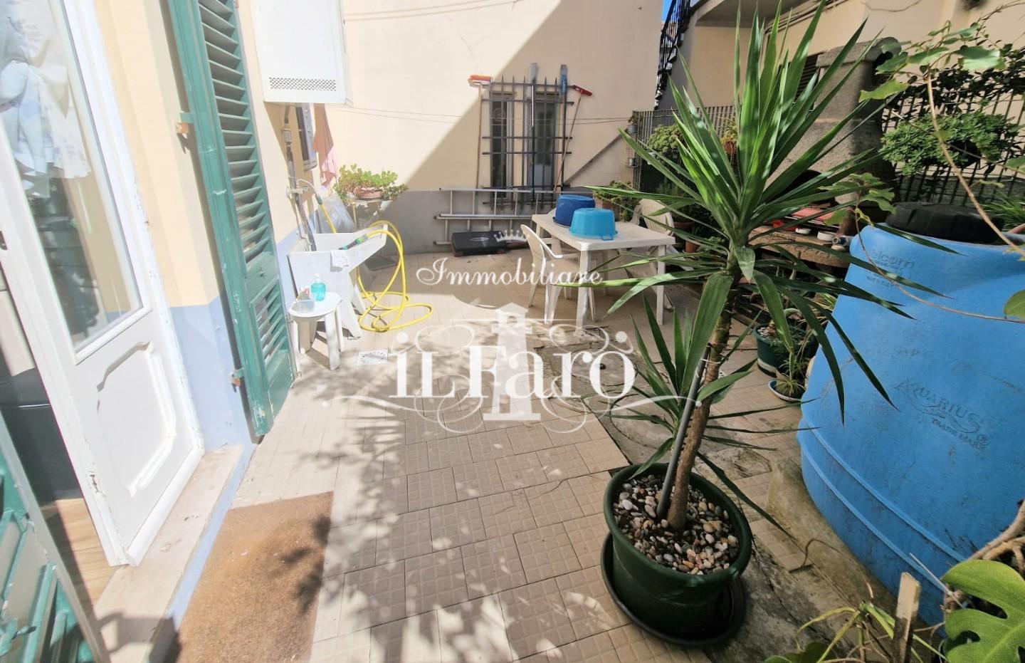 Casa indipendente in vendita a Campi Bisenzio