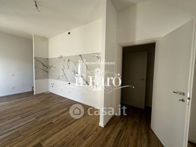 Casa indipendente con giardino a Campi Bisenzio