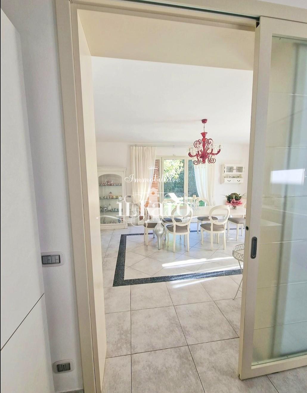 Villa con giardino a Cascina