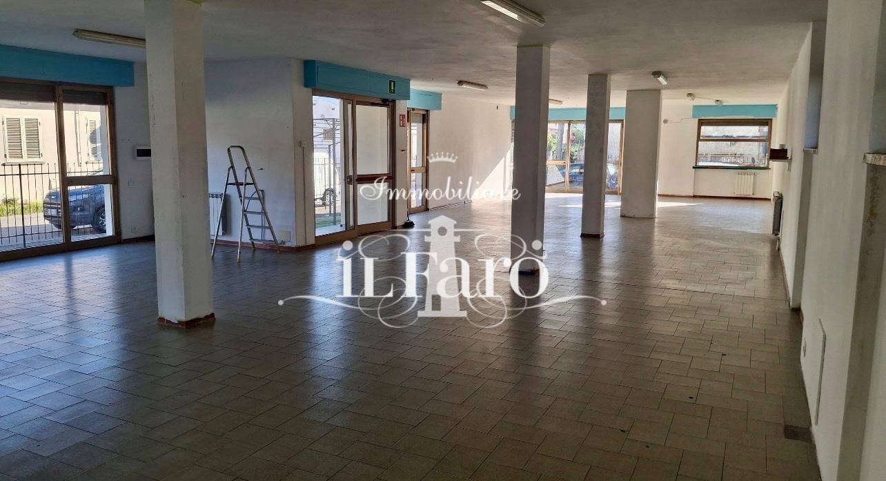 Locale commerciale in vendita, Viareggio bicchio