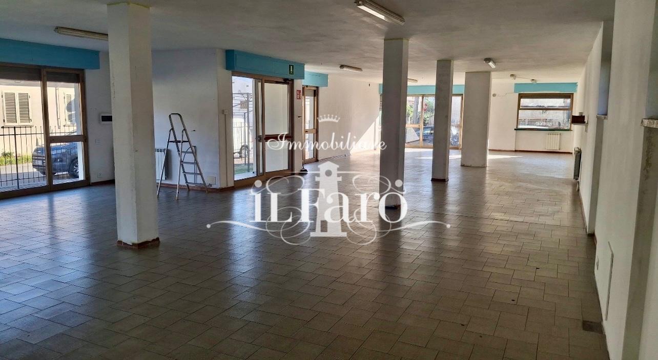 Locale commerciale in vendita, Viareggio bicchio