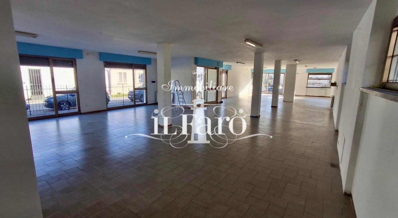 Locale commerciale in vendita, Viareggio bicchio