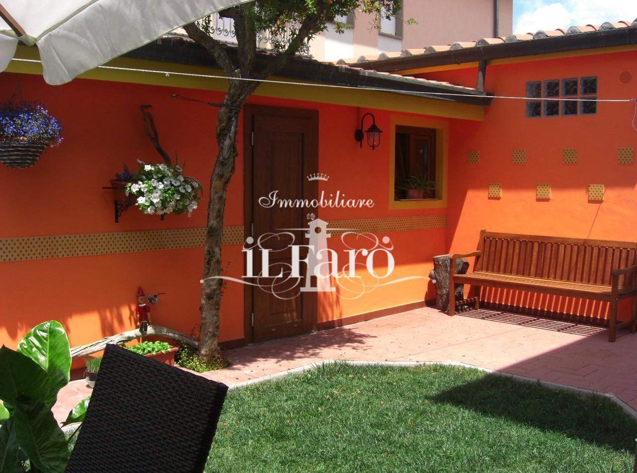 Casa indipendente con giardino a Viareggio