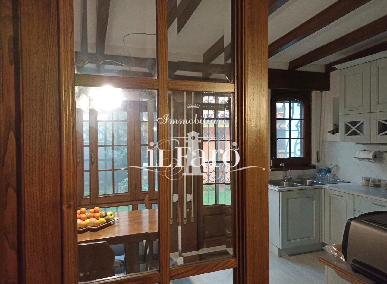 Casa indipendente con giardino a Viareggio