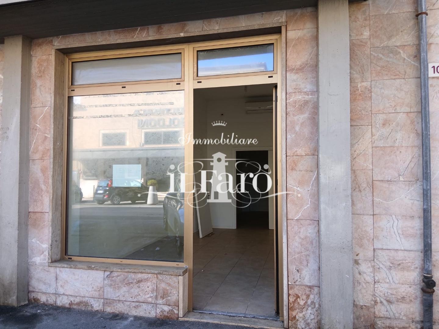 Negozio in vendita, Viareggio centro