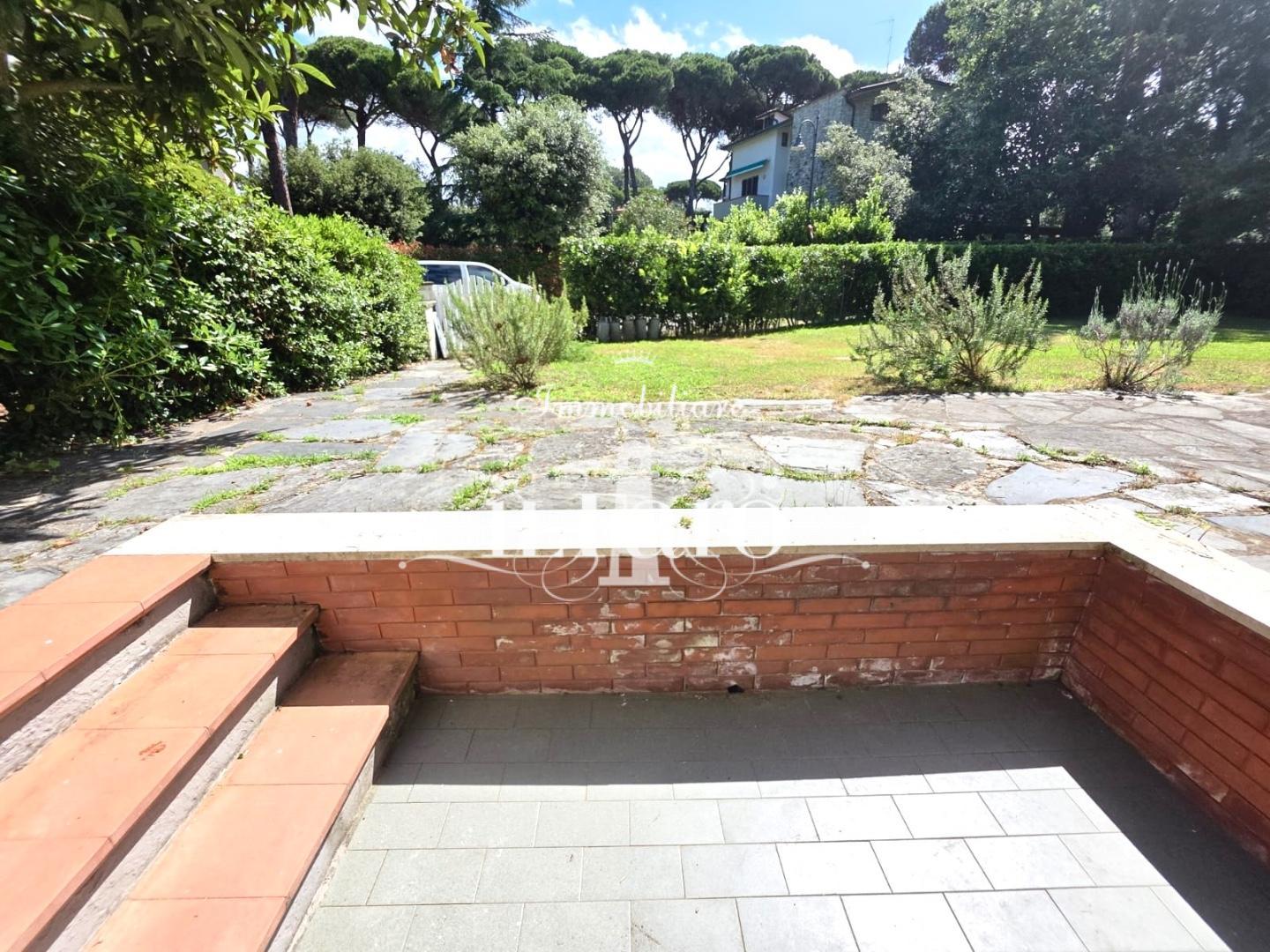 Casa indipendente con giardino, Viareggio torre del lago zona mare