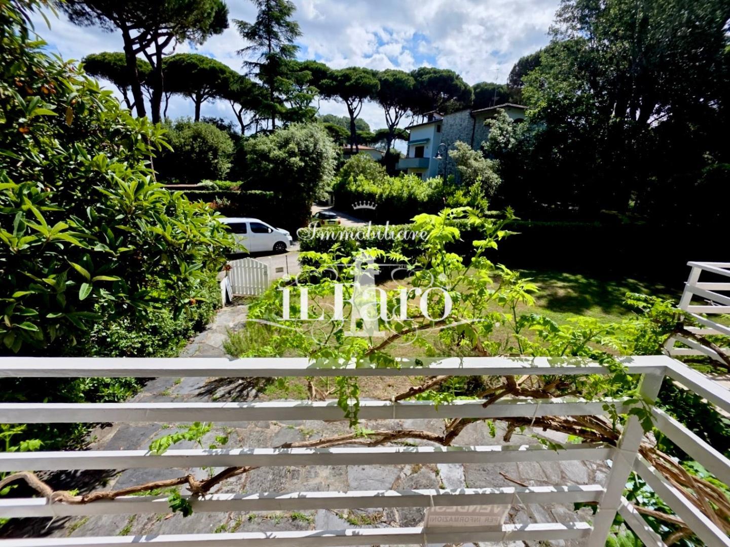 Casa indipendente con giardino, Viareggio torre del lago zona mare