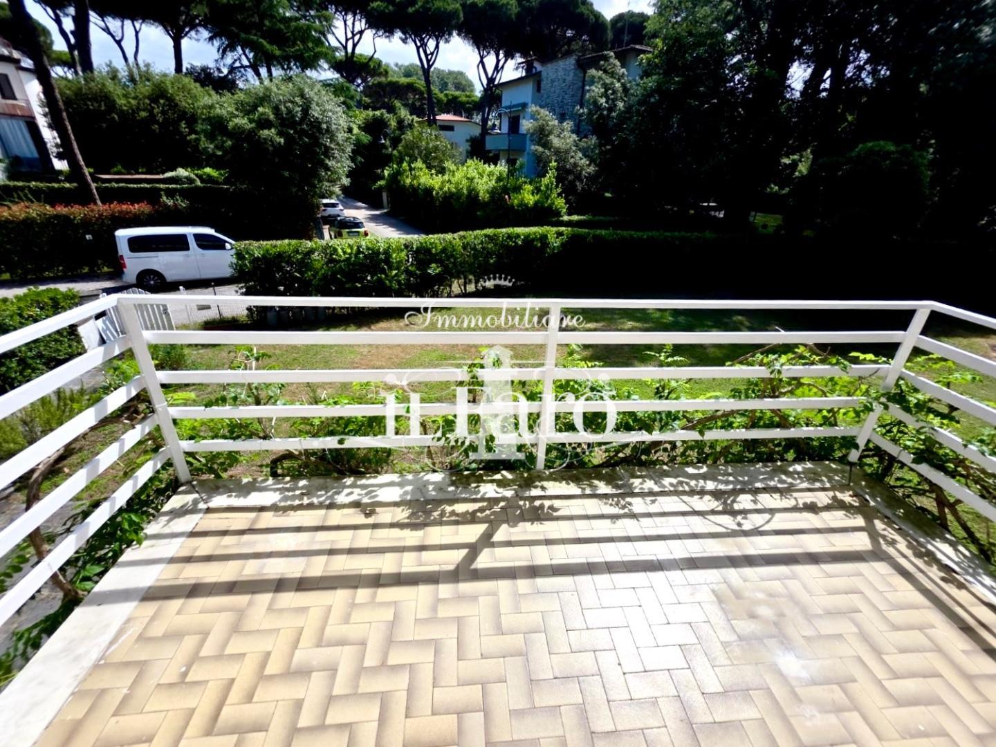 Casa indipendente con giardino, Viareggio torre del lago zona mare