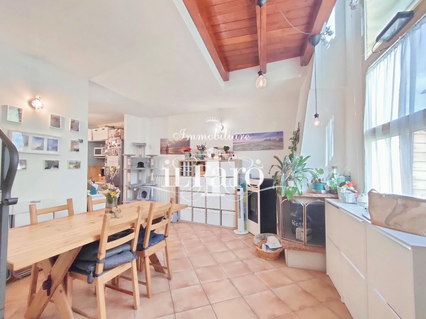 Villa con giardino, Cascina navacchio