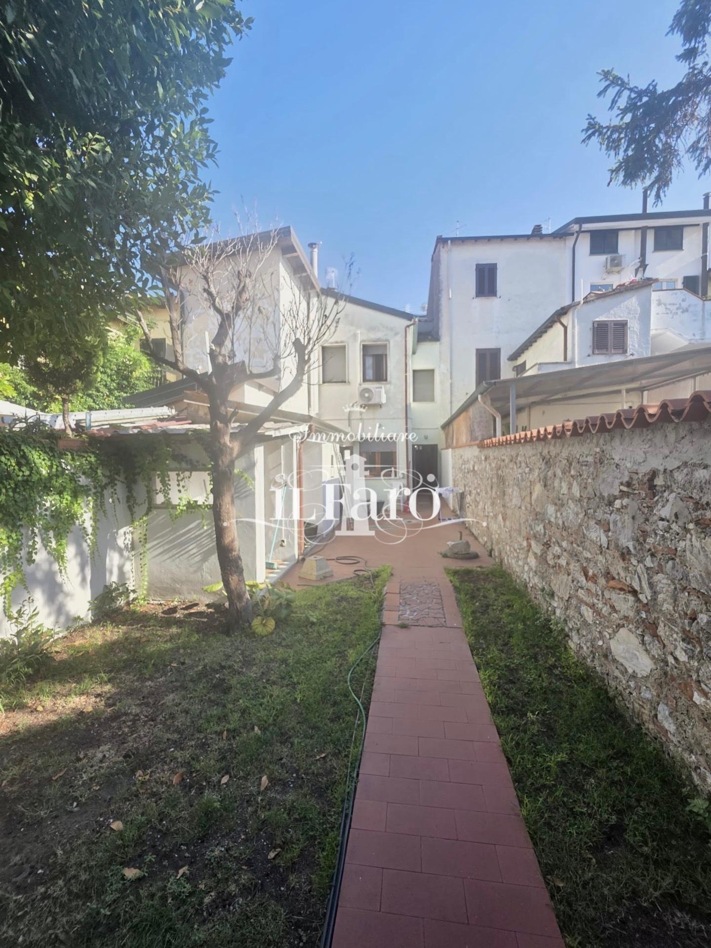 Casa indipendente in vendita a Viareggio