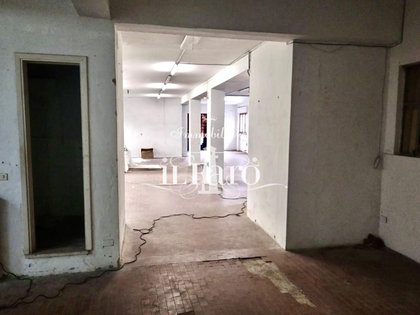 Casa vacanza 5 Locali o pi� in vendita a Massarosa