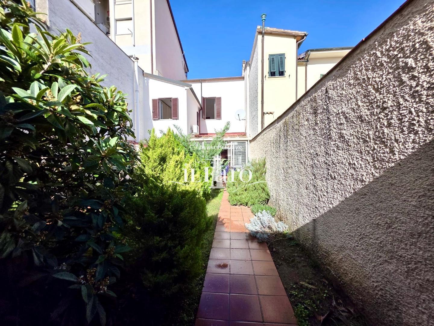 Casa indipendente con giardino, Viareggio centro mare
