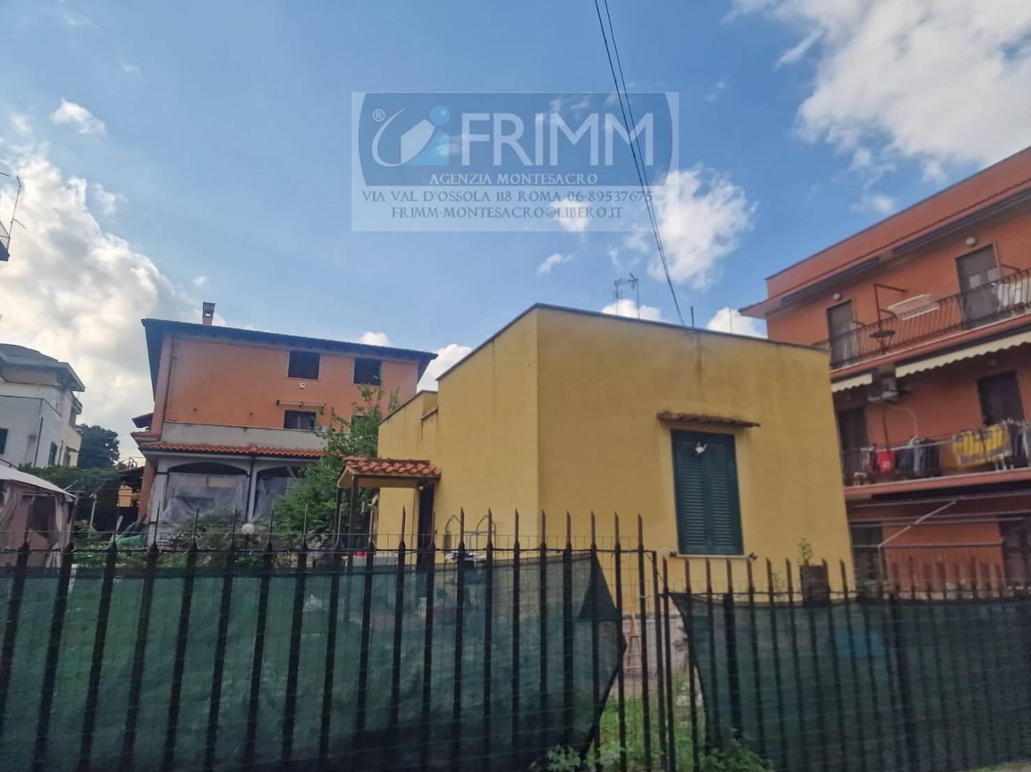 Casa indipendente con giardino a Roma