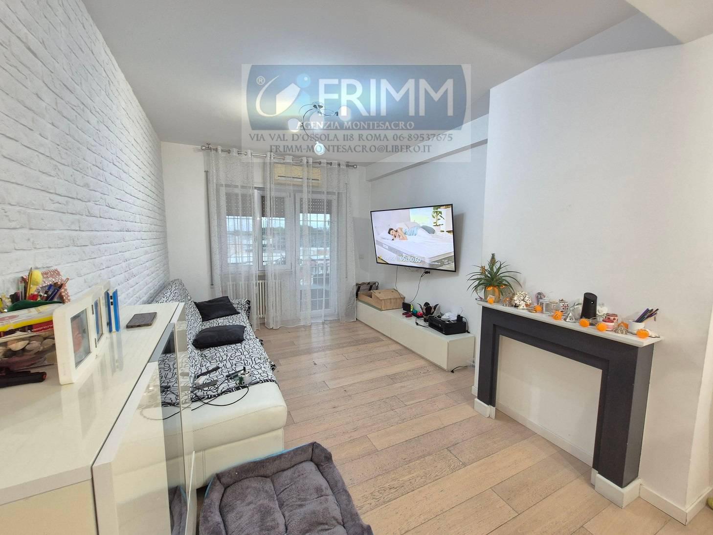 Trilocale con box a Roma