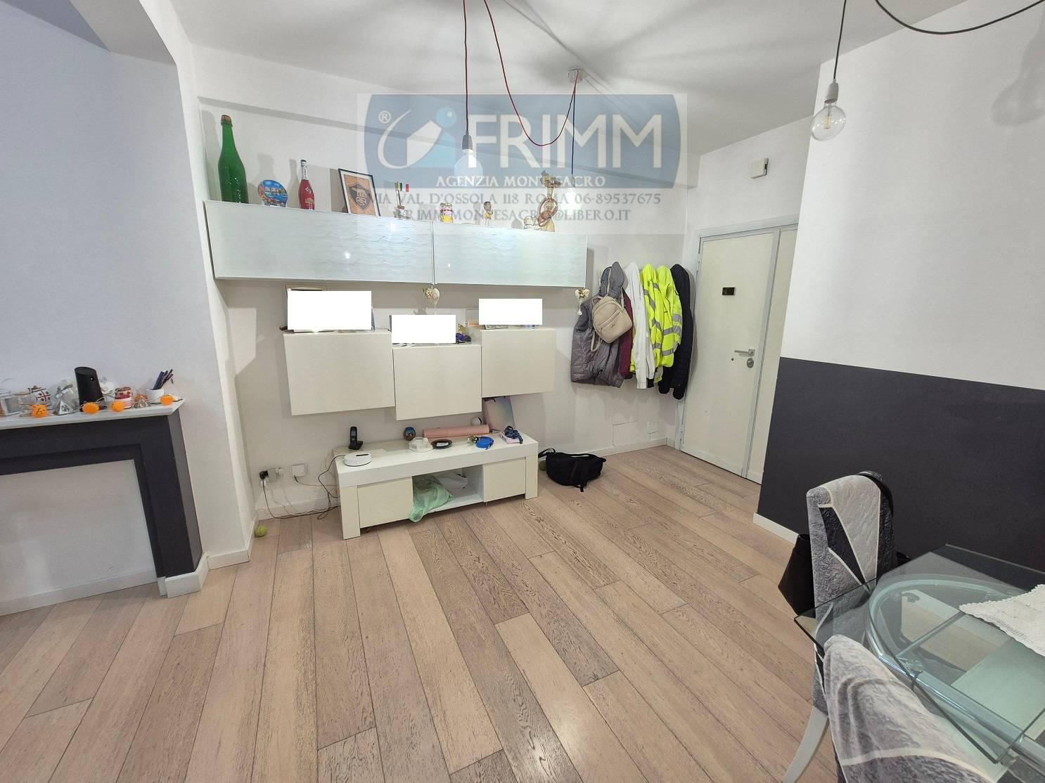 Trilocale con box a Roma