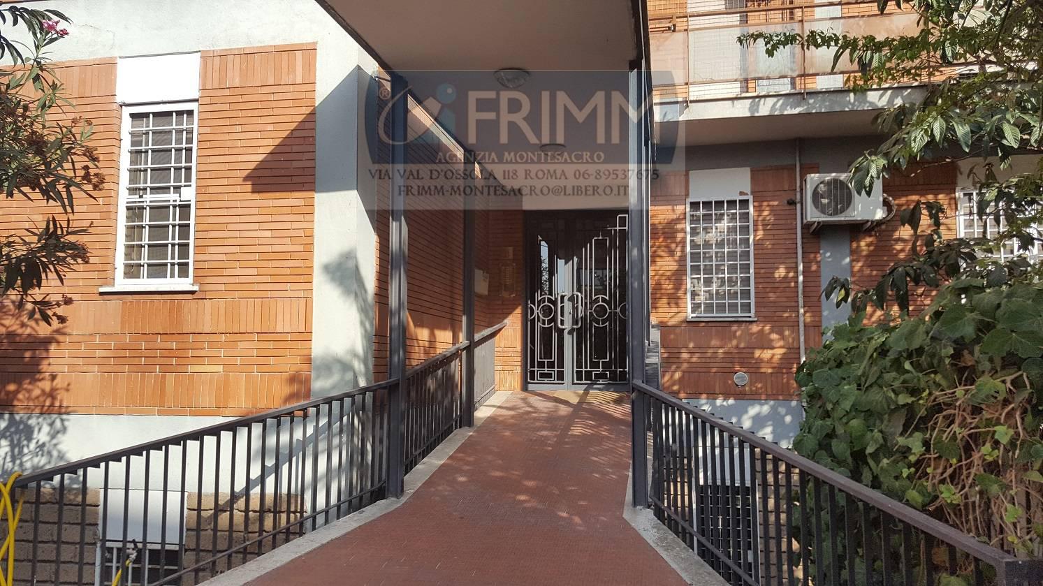 Attico arredato in affitto a Roma