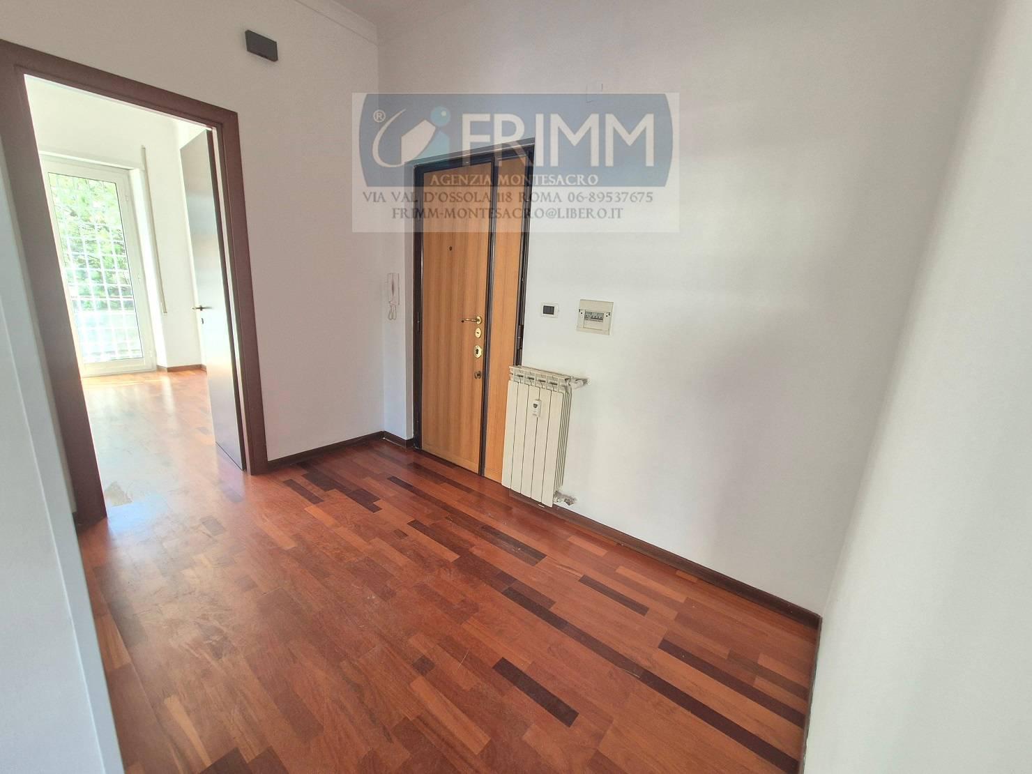 Attico arredato in affitto a Roma