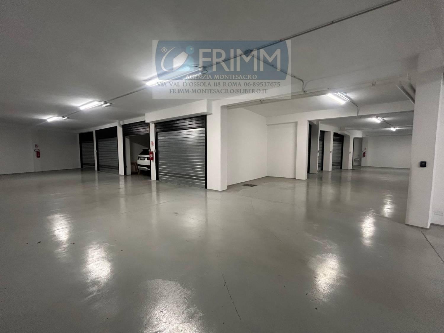 Box/Garage 24mq con box a Roma