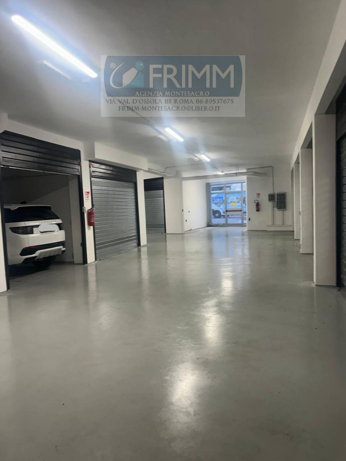 Box/Garage 24mq con box a Roma