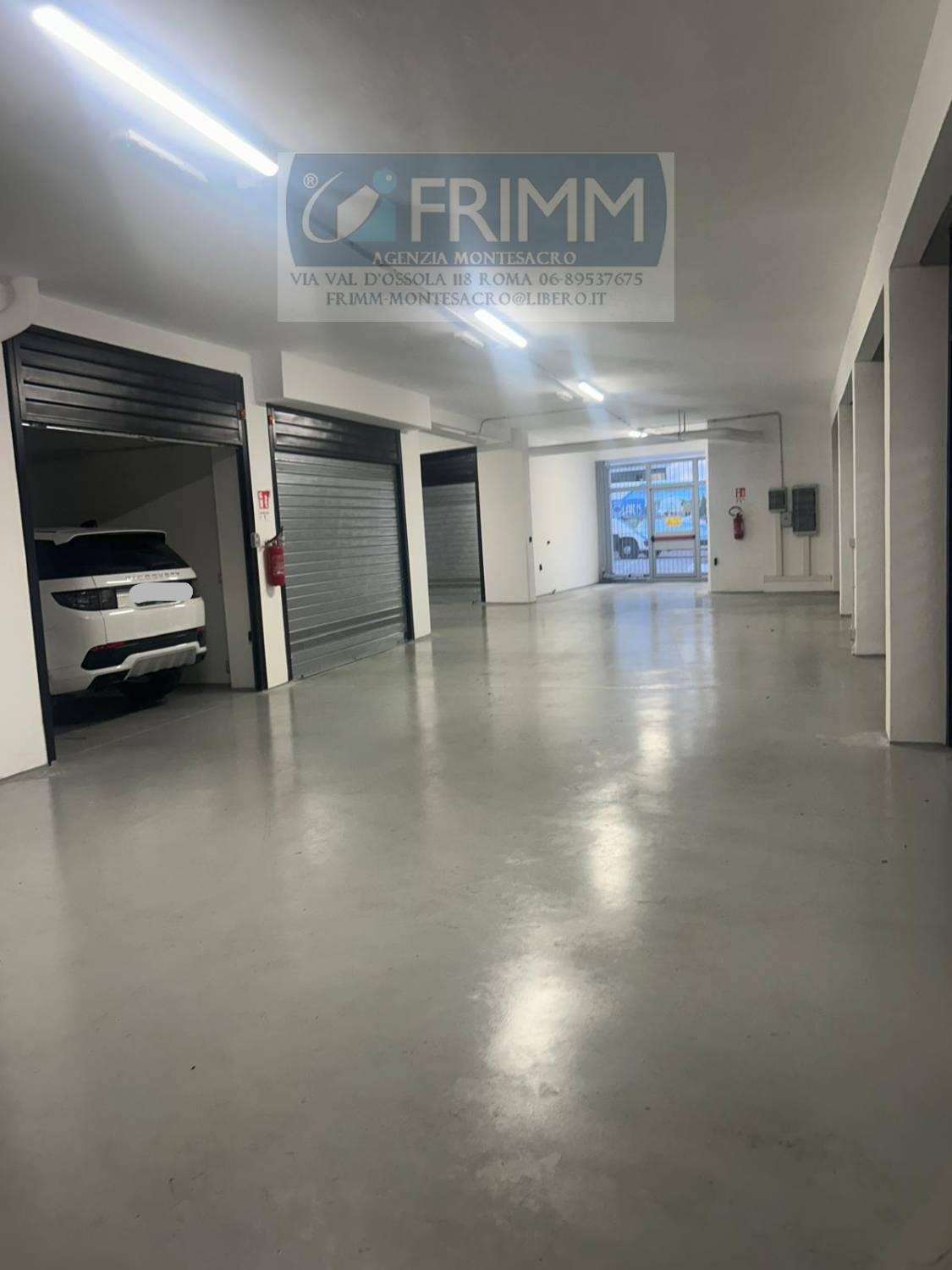 Box/Garage 24mq con box a Roma