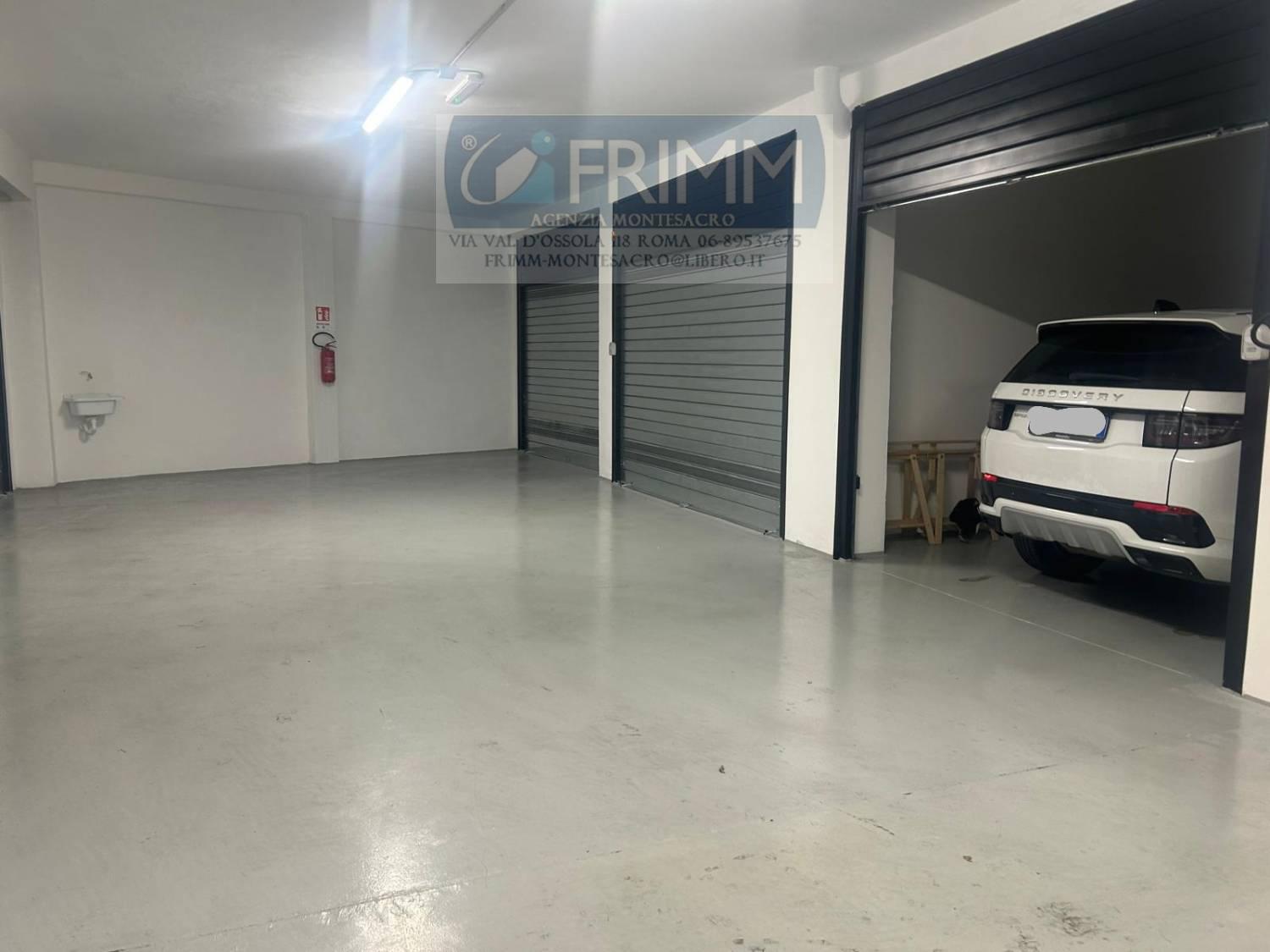 Box/Garage 24mq con box a Roma