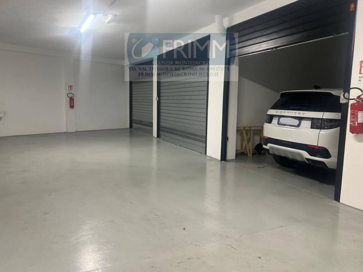 Box/Garage 24mq con box a Roma