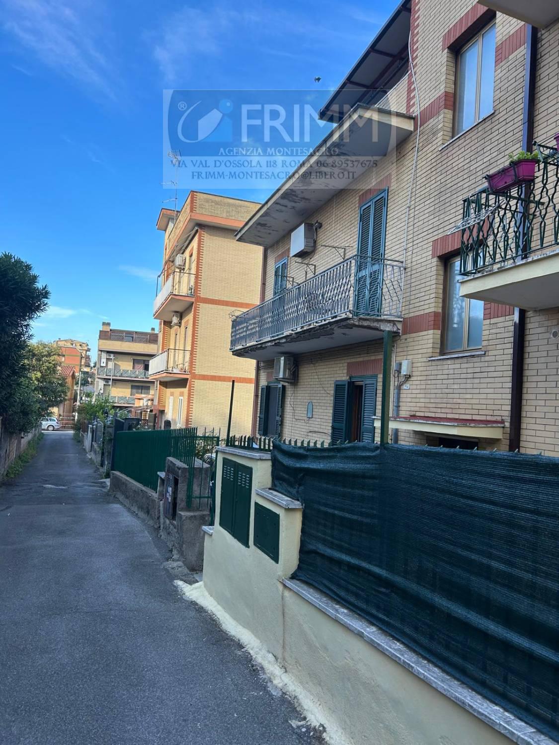 Trilocale da ristrutturare a Roma