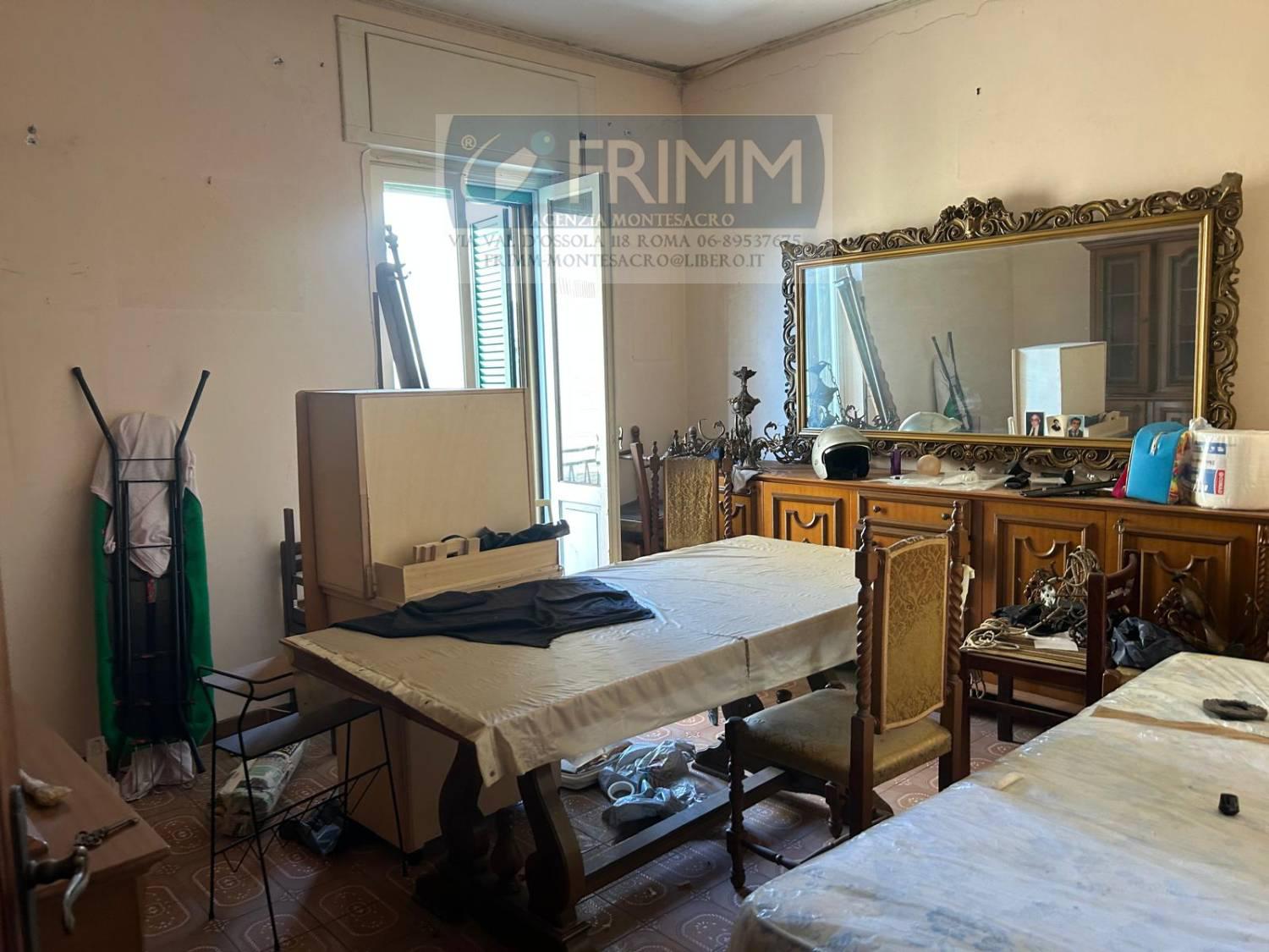 Trilocale da ristrutturare a Roma