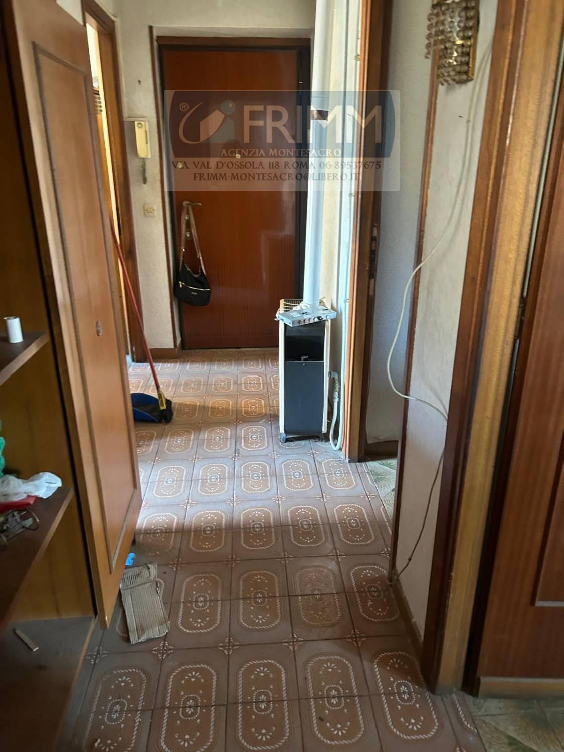 Trilocale da ristrutturare a Roma