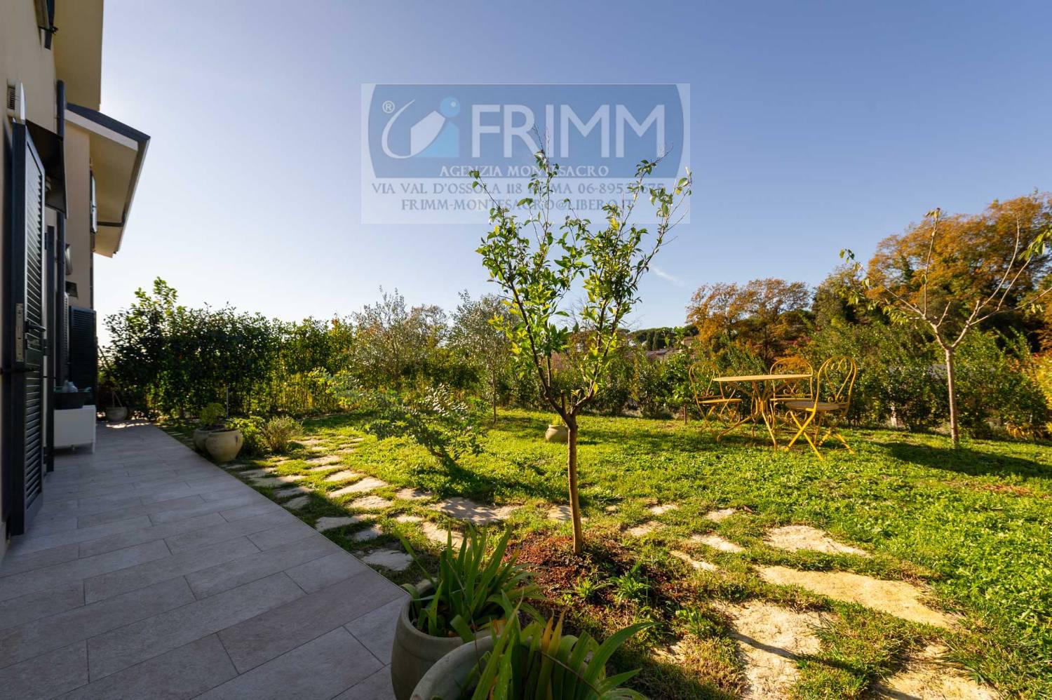 Quadrilocale con giardino a Formello