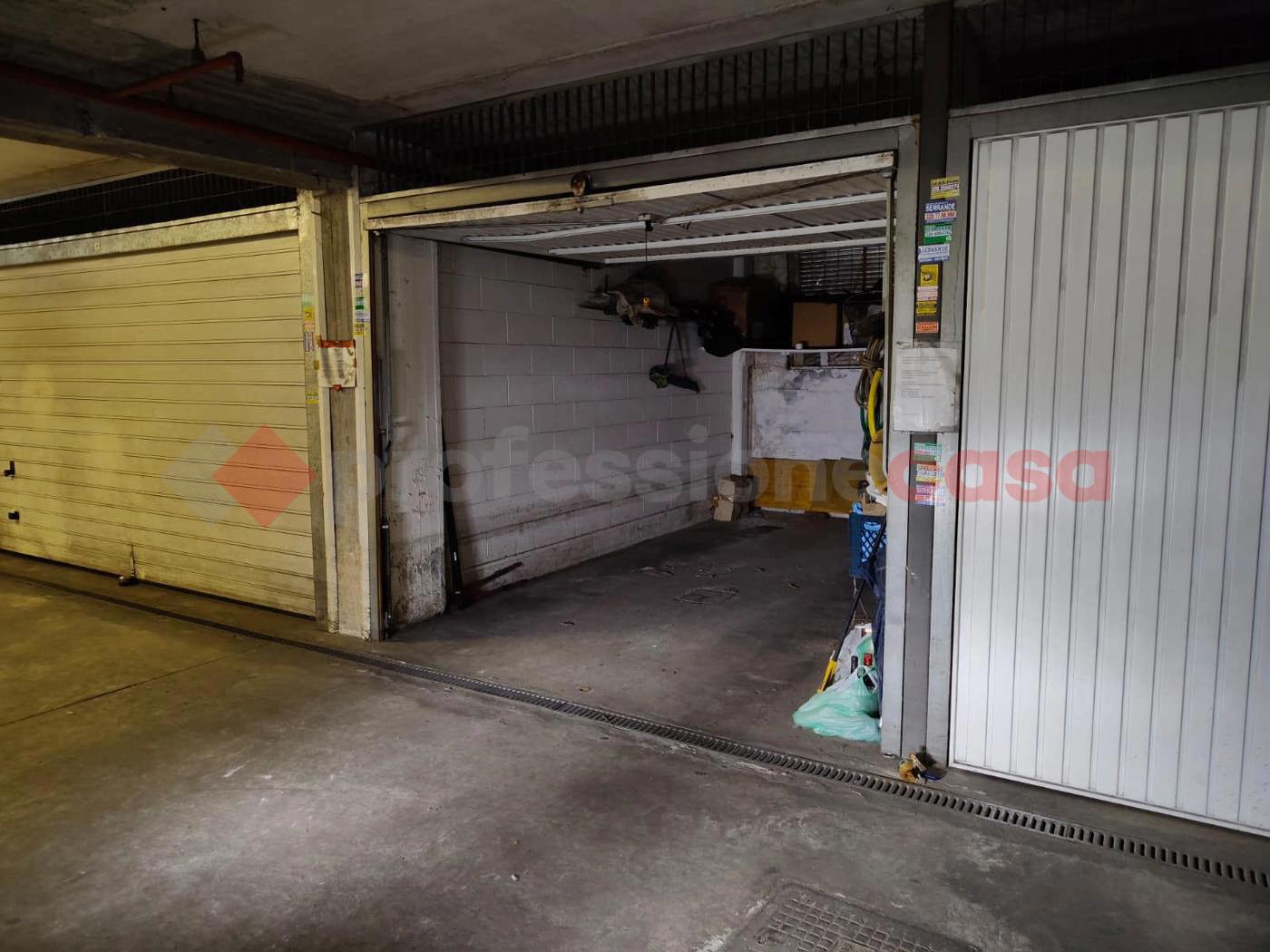 Box/Garage 15mq in vendita a Roma