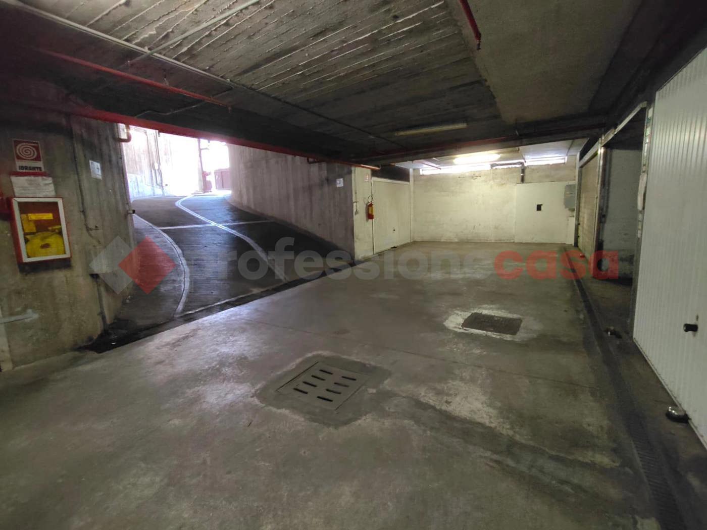 Box/Garage 15mq in vendita a Roma