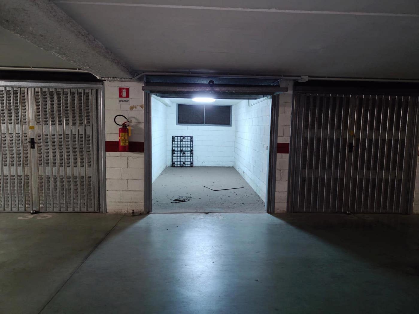 Box/Garage 16mq in vendita a Roma