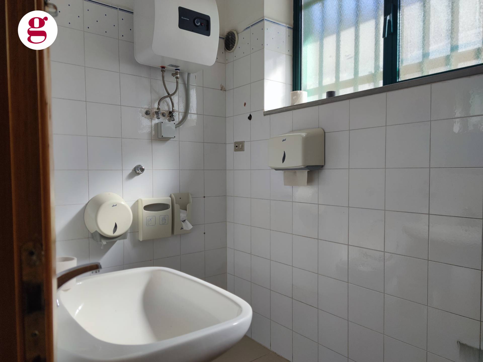 Locale commerciale in affitto a Vasto, Vasto Paese